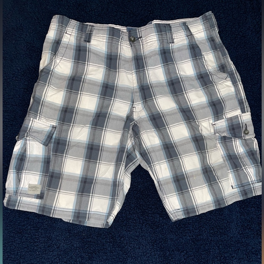 Signature by Levi cargo short man pants size 40 White and Blue